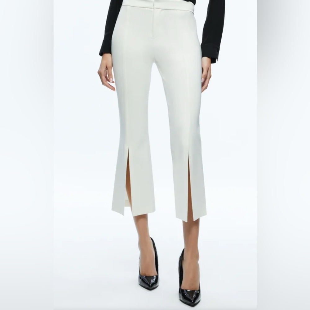Alice + Olivia Walker Cropped Pants Off‑White/Cream with Front Slit Size 2 NWT